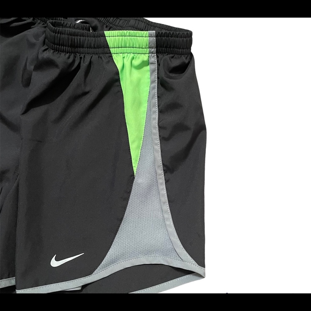 Women’s Nike Dri-Fit Running shorts - Size XL - NWOT - Picture 10 of 10